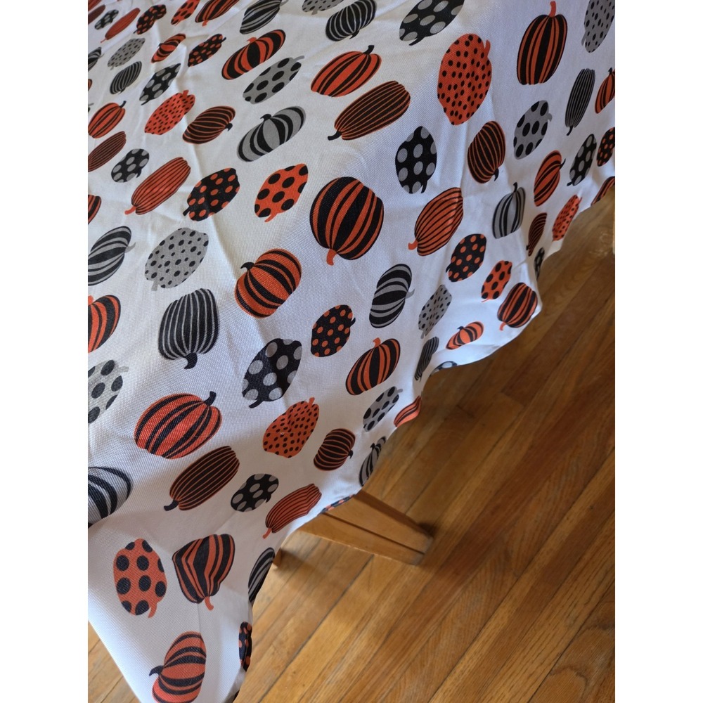 70 Round Tablecloth Pumpkins Fall Harvest Halloween Polyester Whimsical